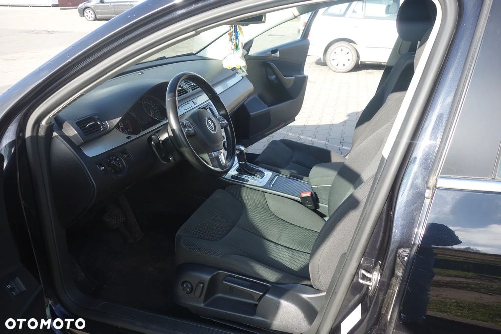 Volkswagen Passat 2.0 TDI Comfortline DSG - 9