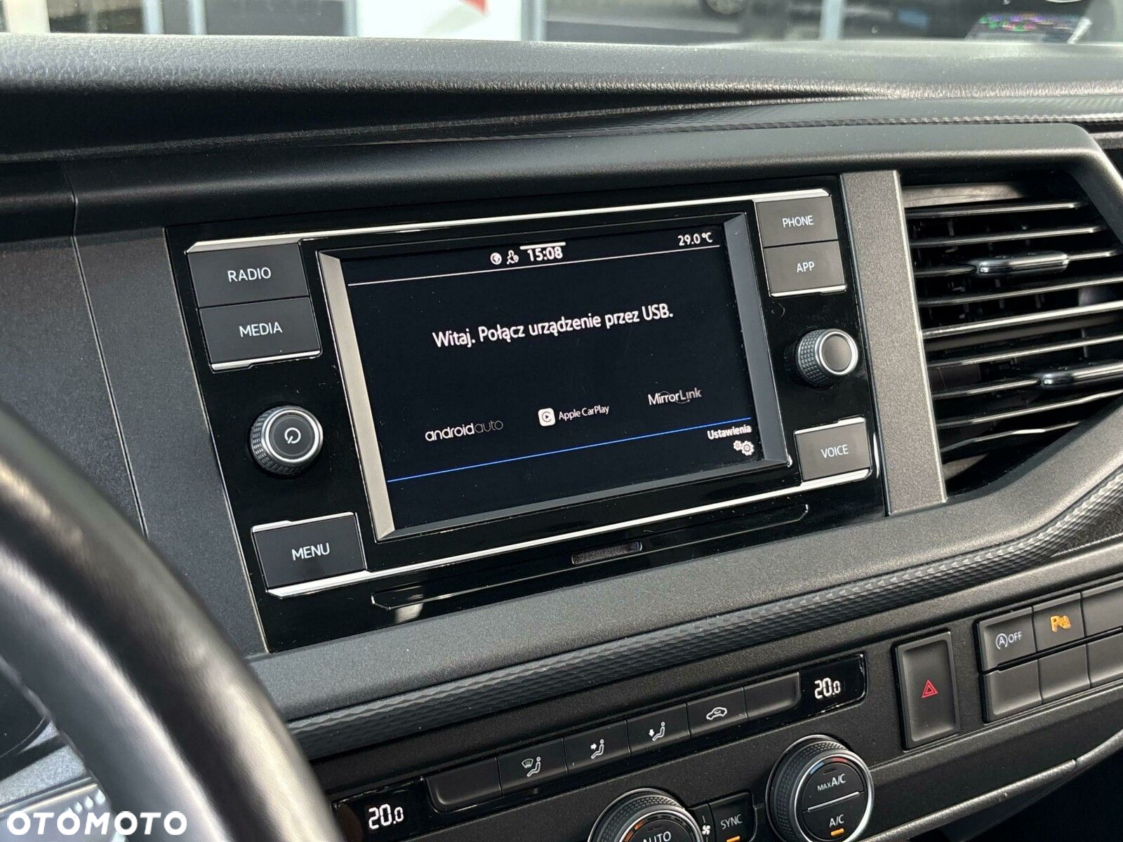 Volkswagen Caravelle - 20