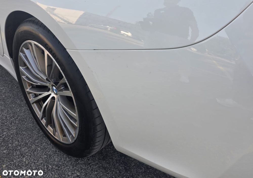 BMW Seria 3 318d - 11