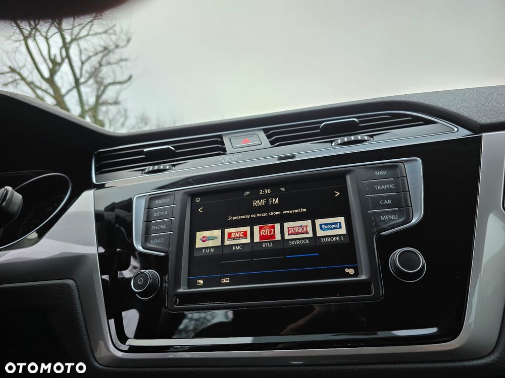 Volkswagen Touran - 17