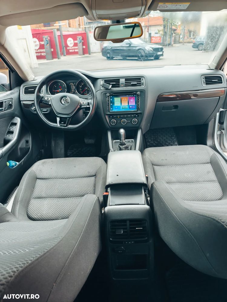 Volkswagen Jetta - 5