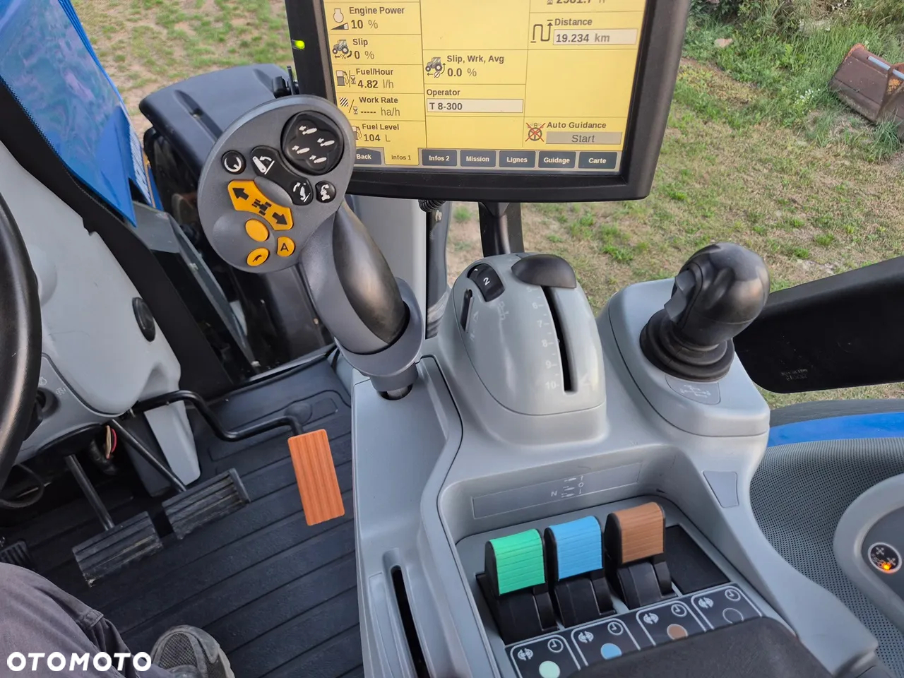 New Holland T8-300 BARDZO ŁADNY Duży traktor GPS - 26