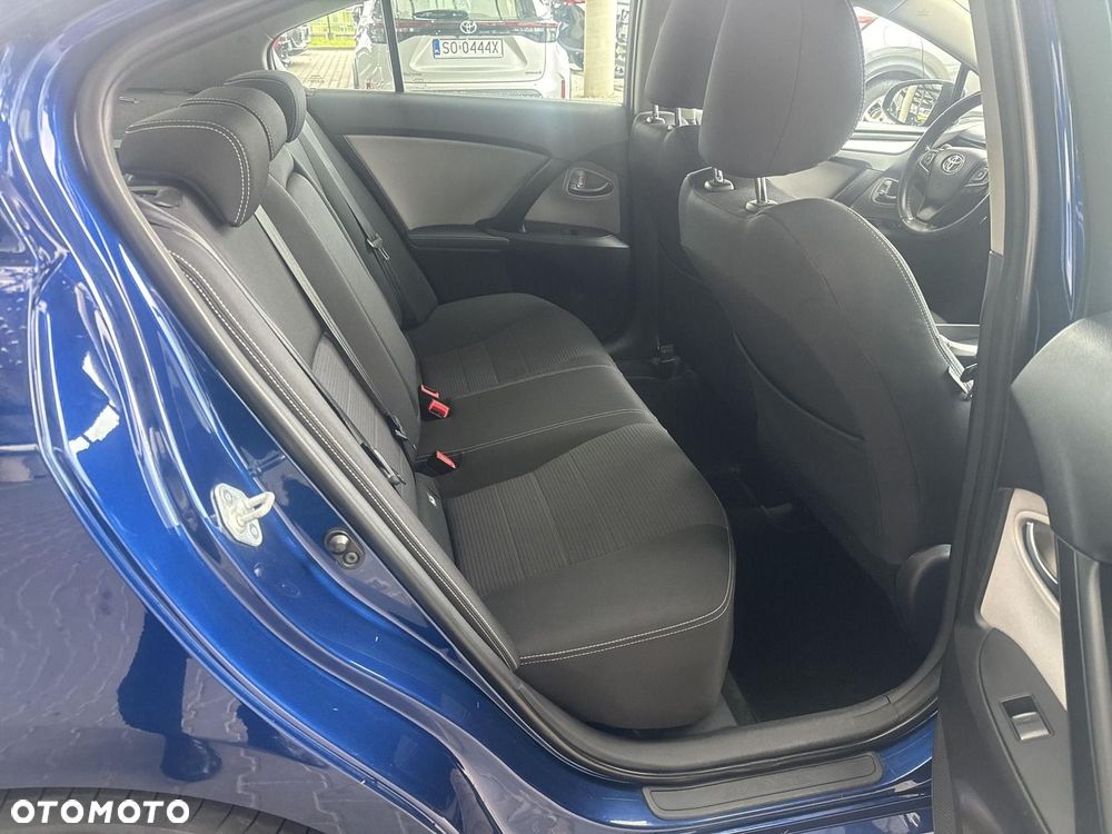 Toyota Avensis - 13
