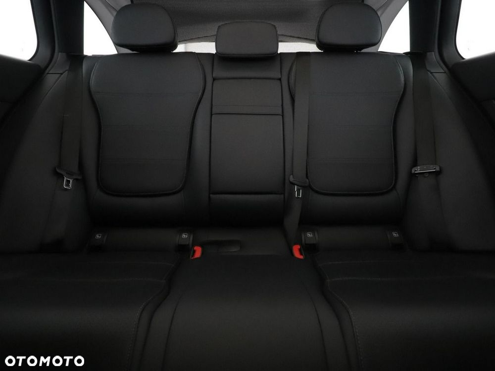 Mercedes-Benz Klasa C 300 e PHEV - 19