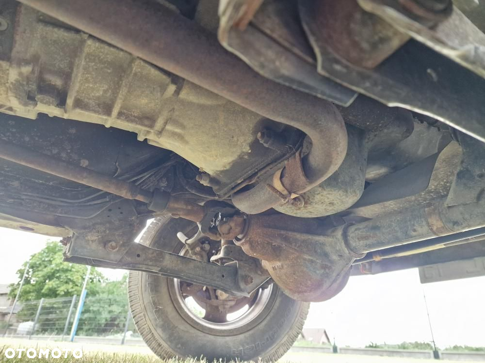 Jeep Cherokee 2.5 - 23