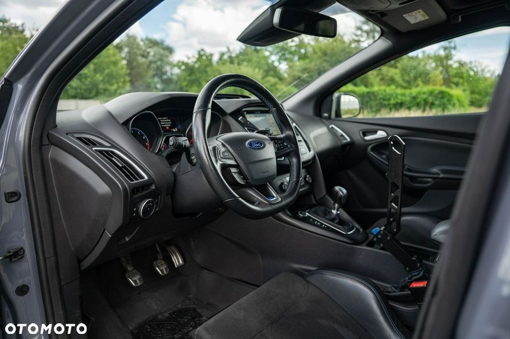 Ford Focus - 19