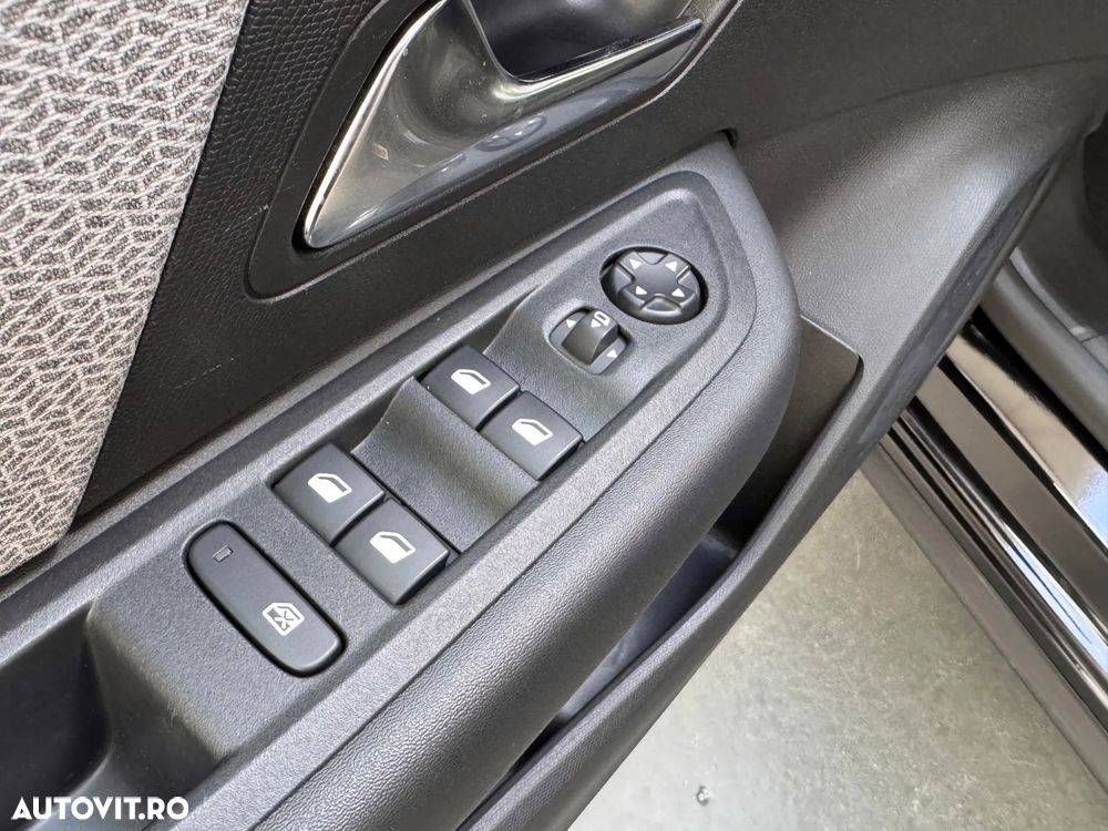 Citroën C4 1.5 BlueHDi 130 S&S EAT8 MAX - 23