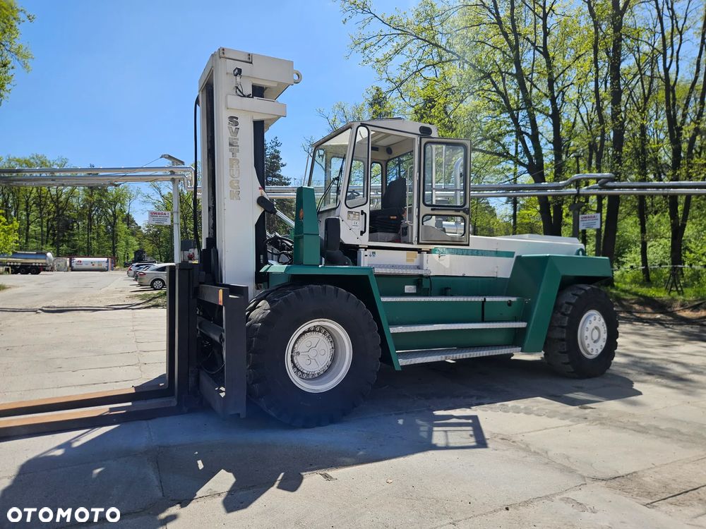 Svetruck 3212046 - 1