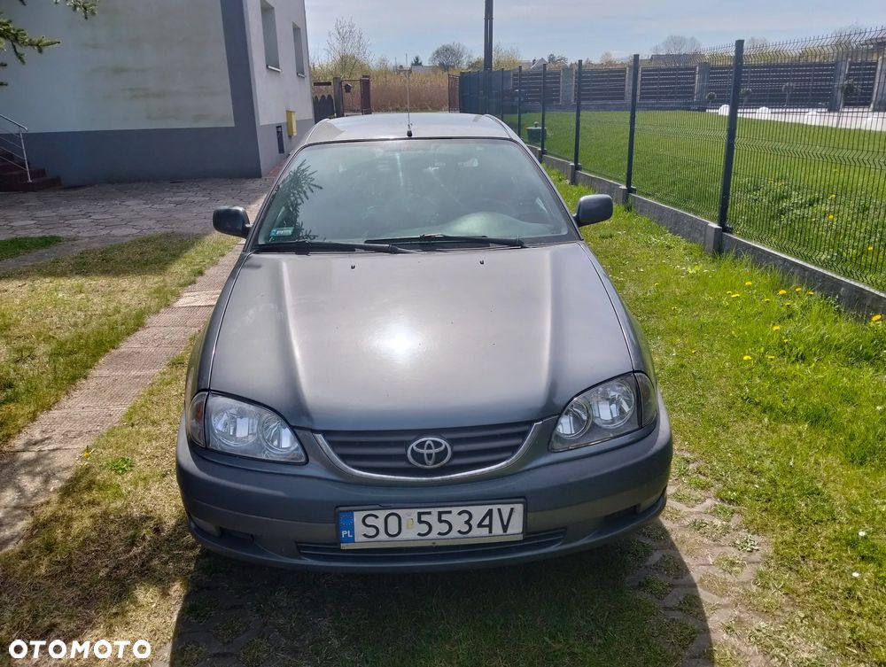 Toyota Avensis - 13