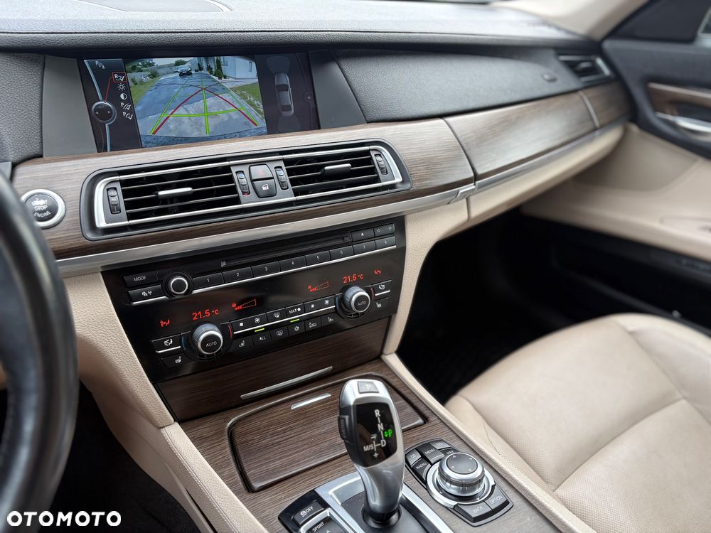BMW Seria 7 740d - 16