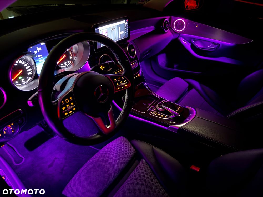 Mercedes-Benz Klasa C 300 9G-TRONIC Avantgarde - 32