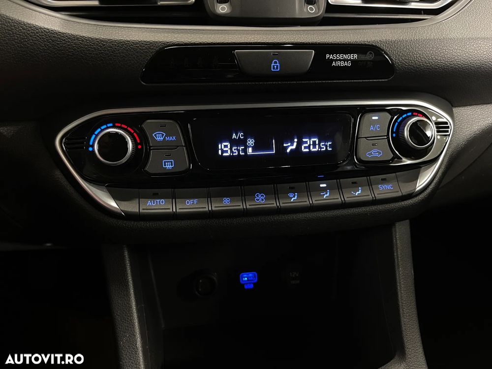 Hyundai i30 1.5 110CP M/T Highway - 16