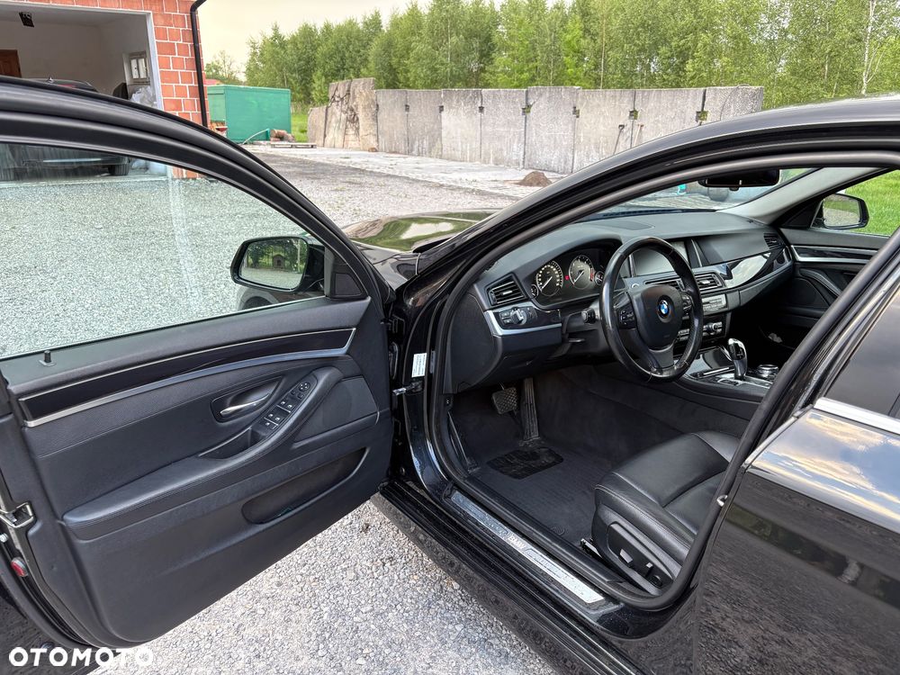 BMW Seria 5 520d Luxury Line - 11