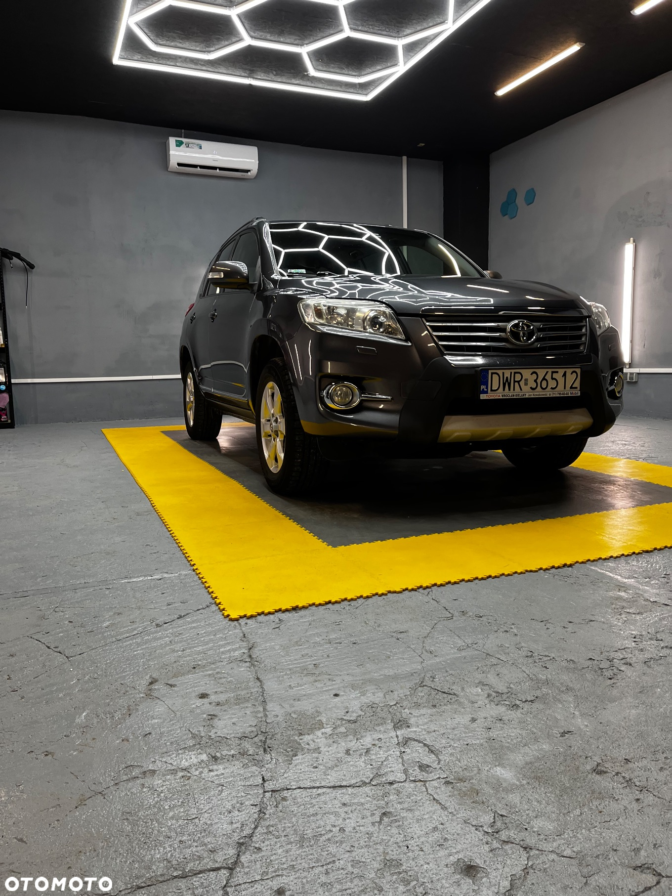 Toyota RAV4 - 6