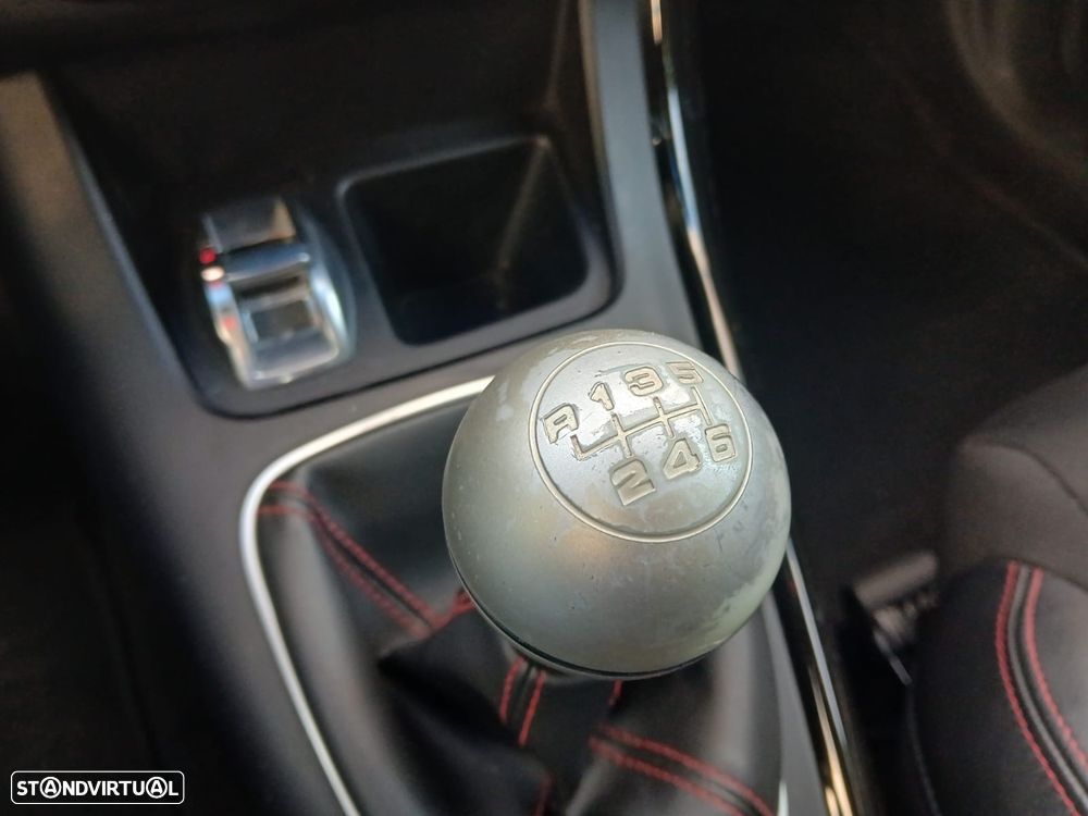 Alfa Romeo Giulietta 1.6 JTDm Distinctive - 15
