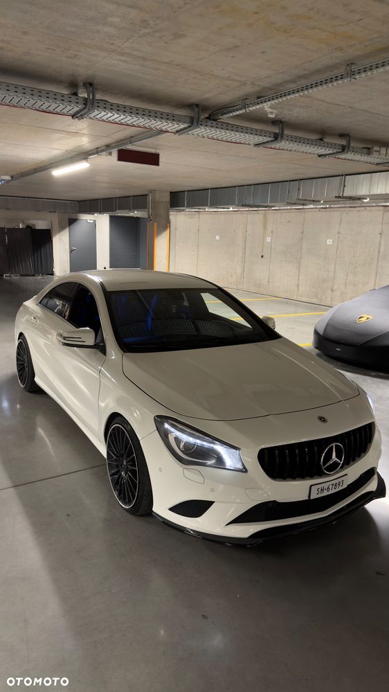 Mercedes-Benz CLA 200 7G-DCT AMG Line - 13
