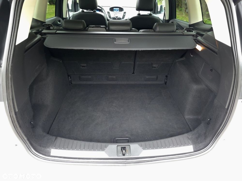 Ford Kuga 2.0 TDCi FWD Titanium - 37
