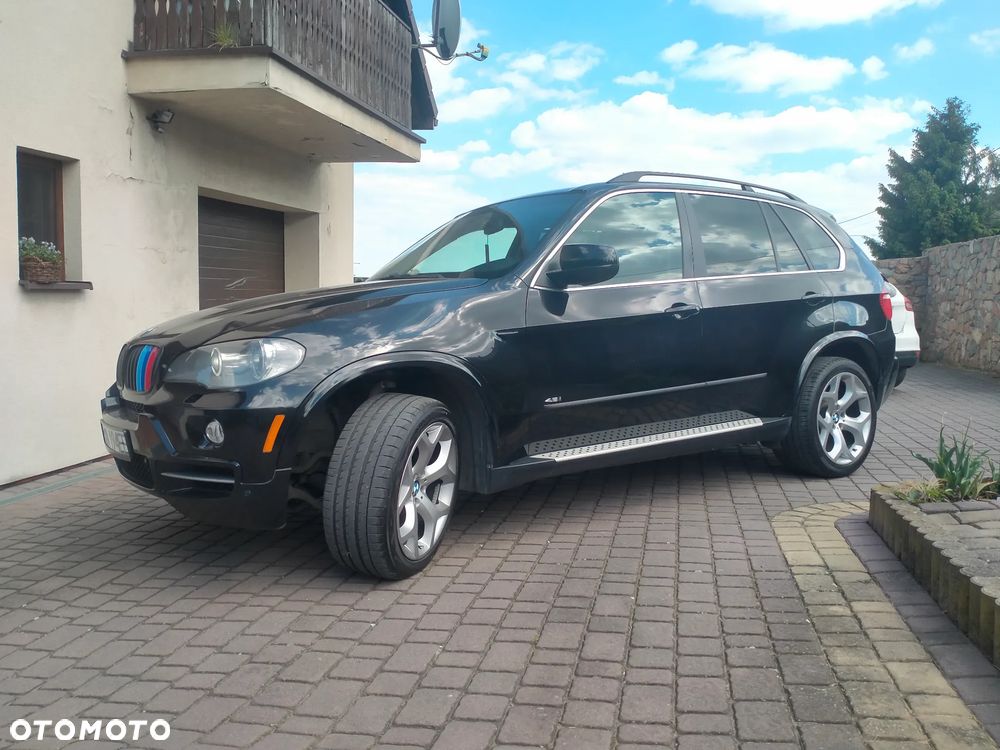 BMW X5 4.8i - 3