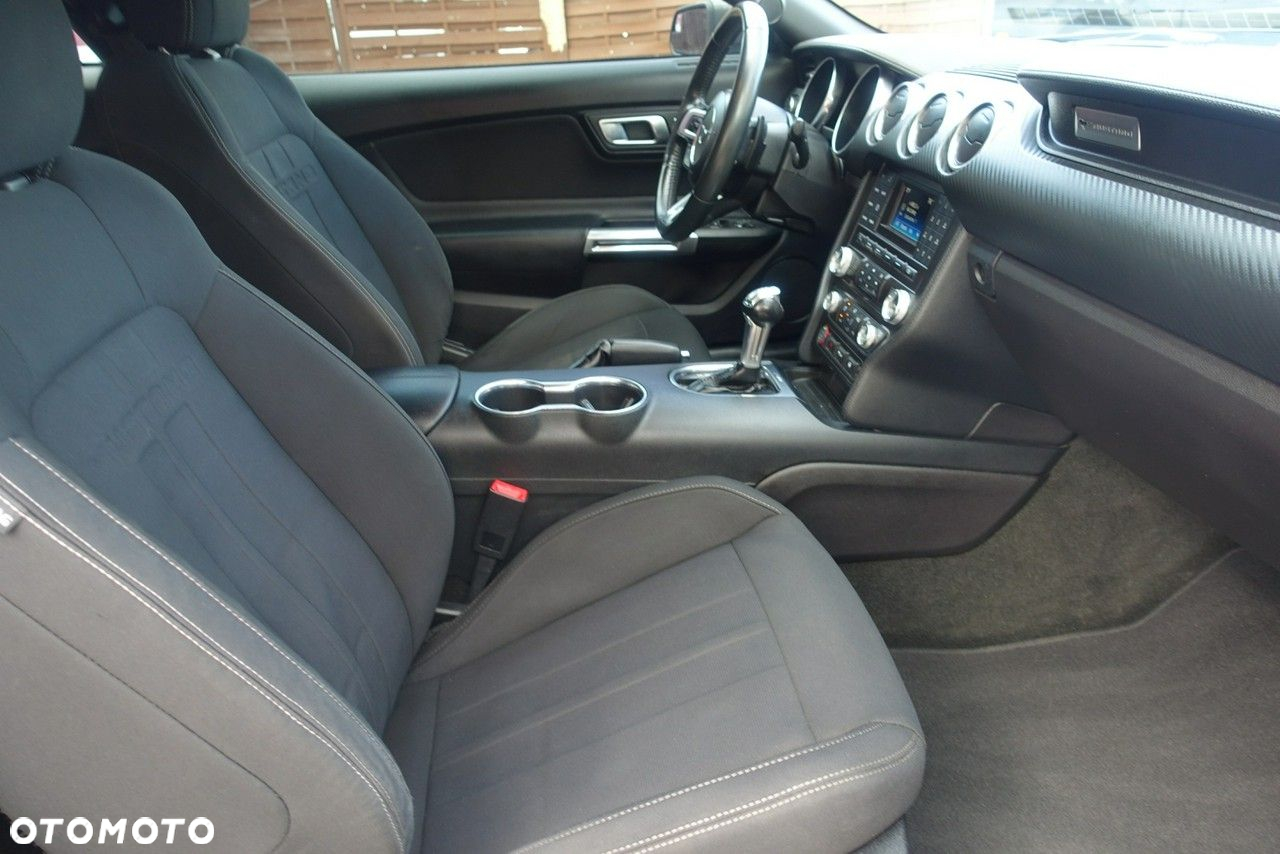 Ford Mustang - 11