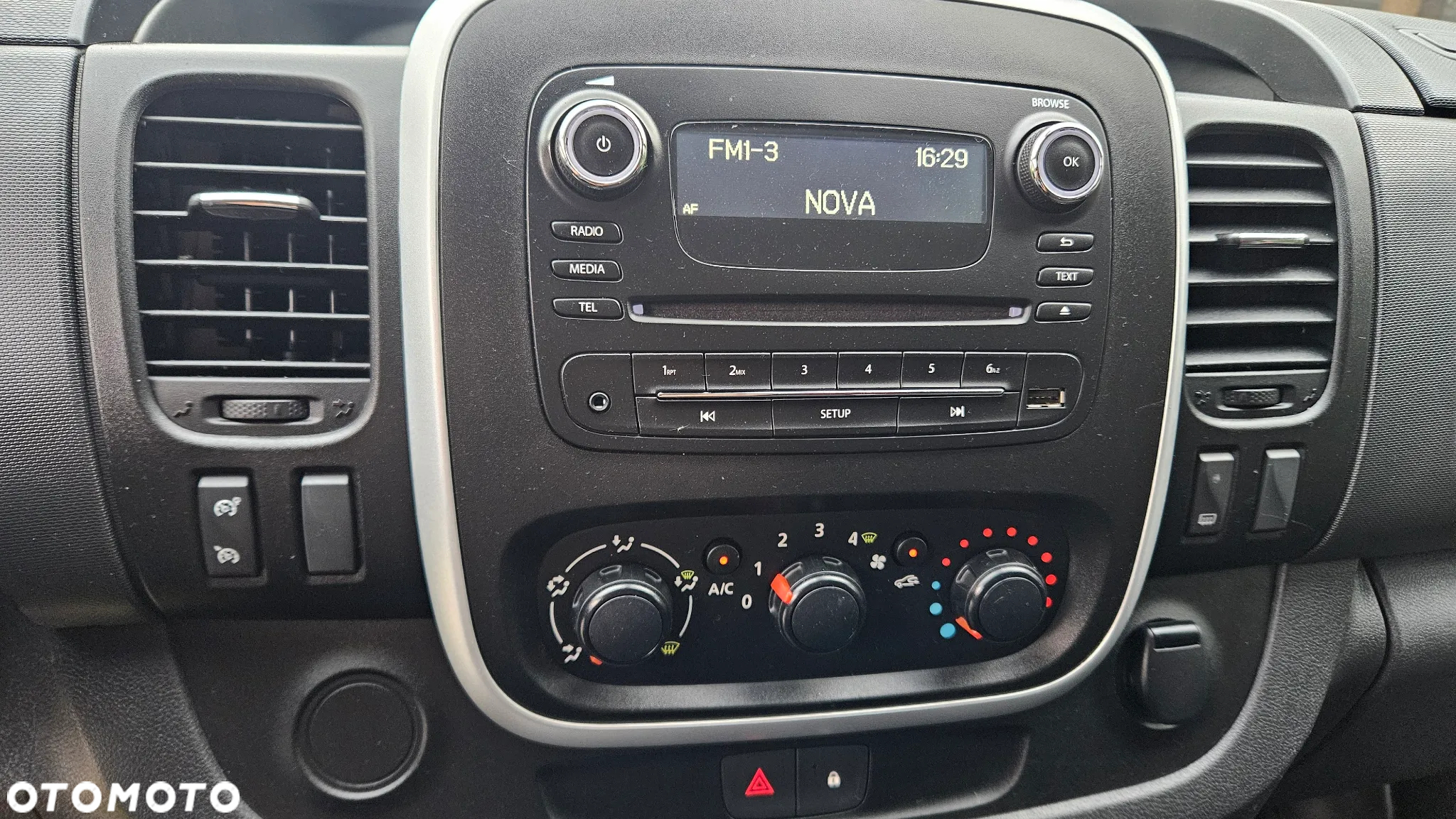 Opel Vivaro - 19