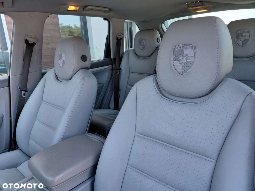 Porsche Cayenne - 13