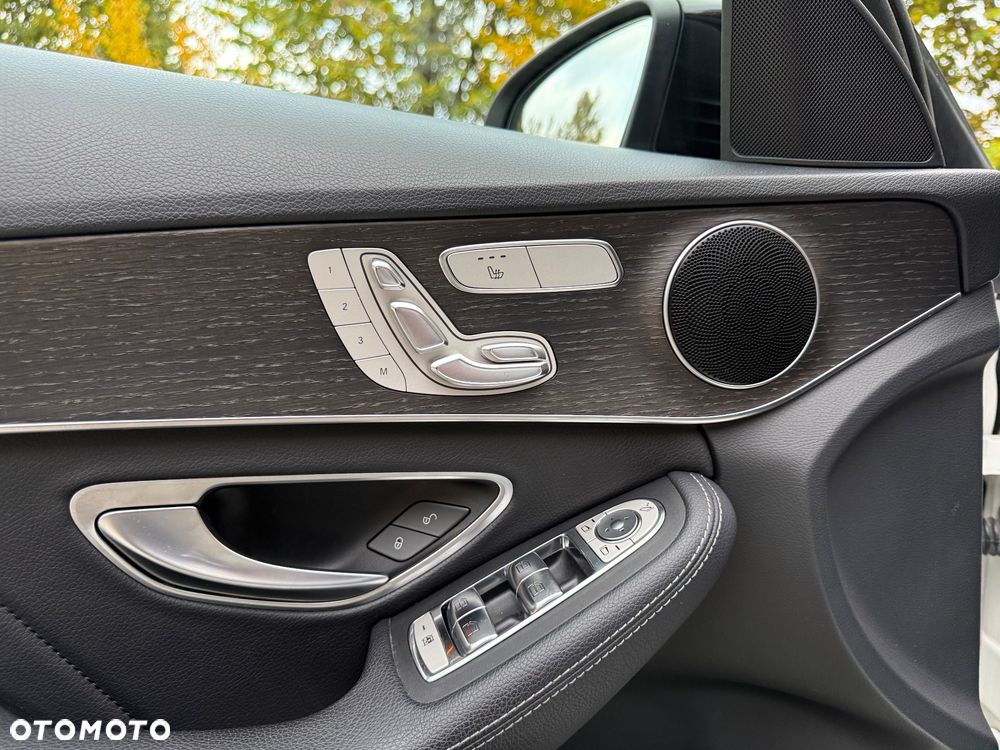 Mercedes-Benz Klasa C 300 d 4MATIC 9G-TRONIC - 18