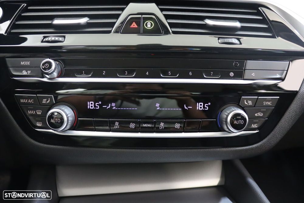 BMW 530 e Line Luxury - 39