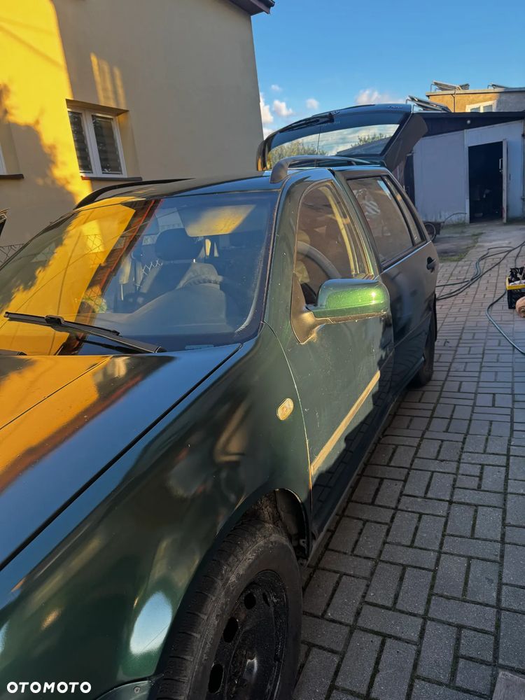 Volkswagen Golf - 2