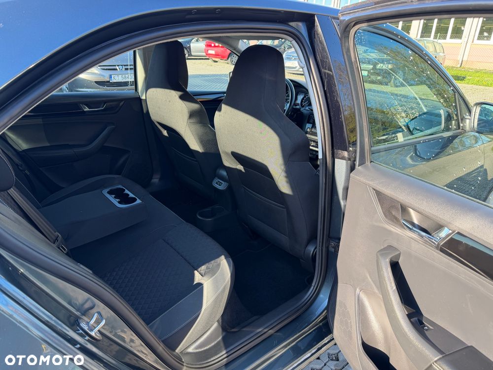 Skoda RAPID 1.0 TSI Style - 14