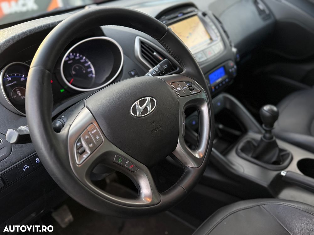 Hyundai ix35 1.7 CRDI 2WD blue Finale Gold - 9