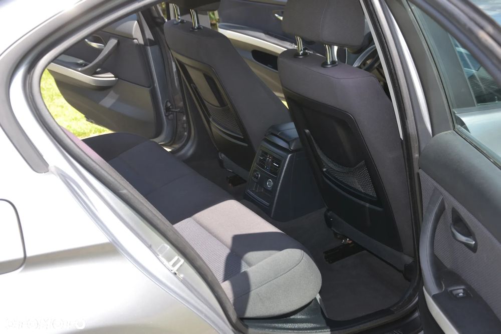 BMW Seria 3 318i Edition Lifestyle - 14