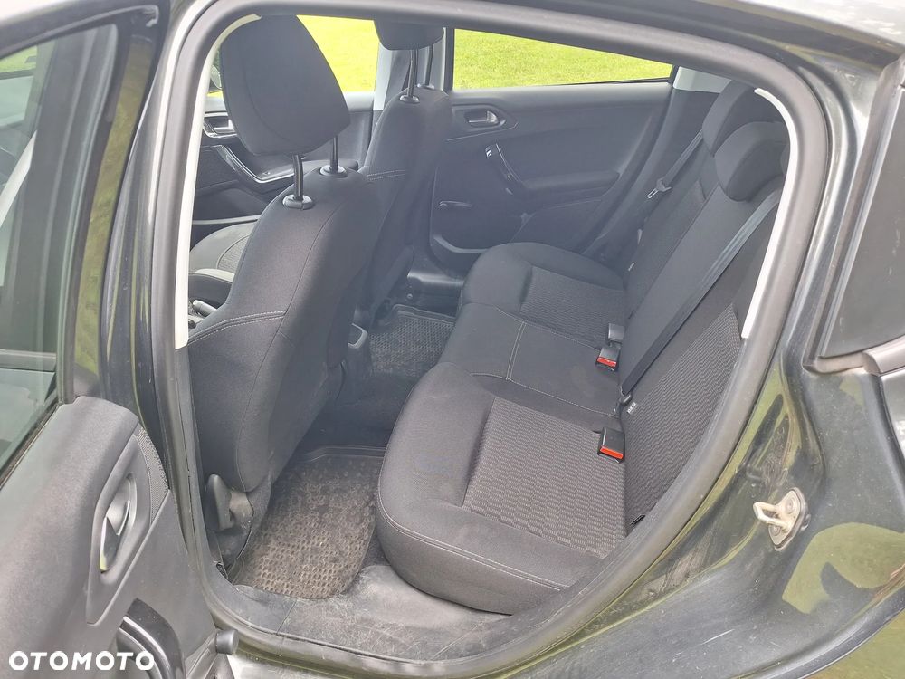 Peugeot 208 1.2 PureTech Style - 15