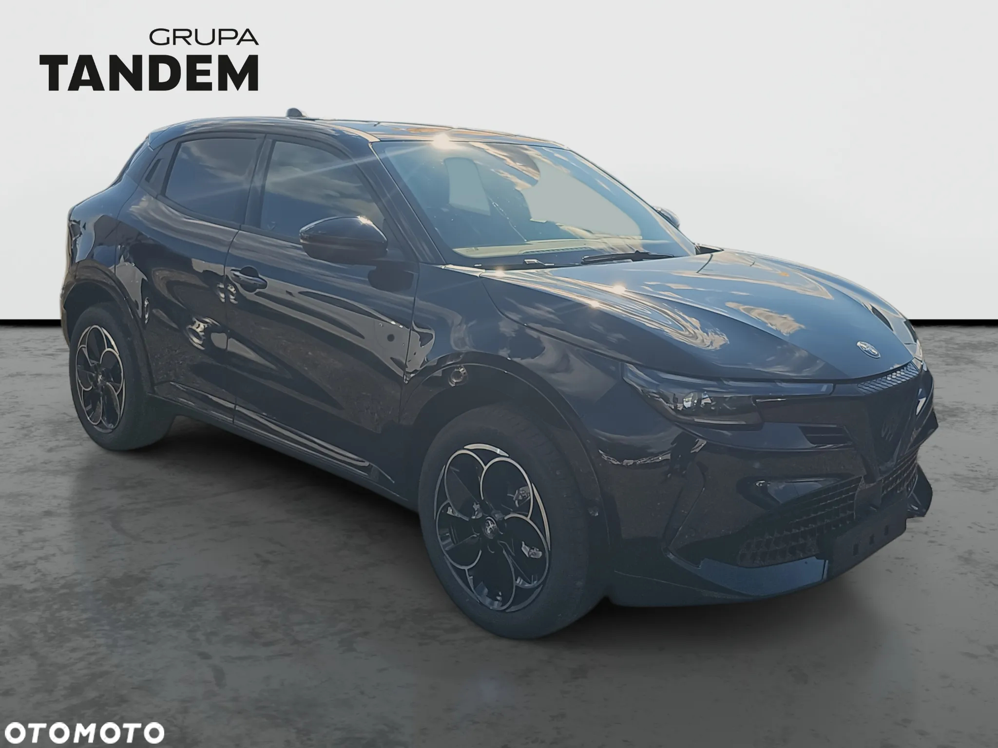 Alfa Romeo Junior 1.2 mHEV Ibrida Q4 eDCT - 3