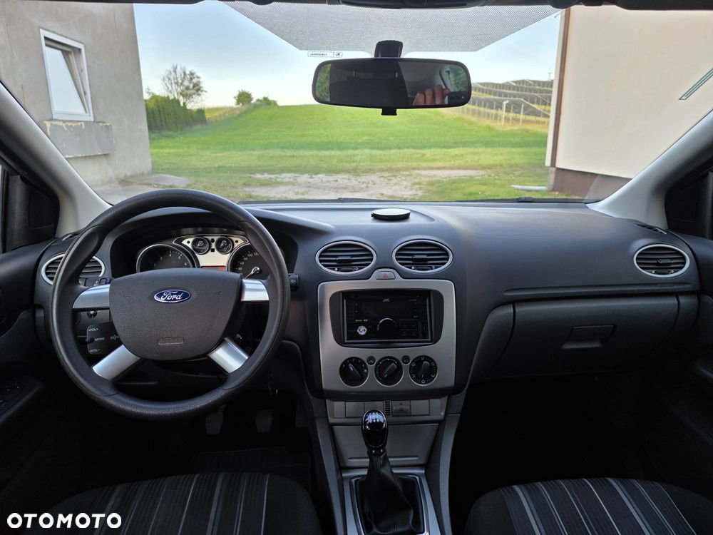 Ford Focus 1.6 16V Style - 6