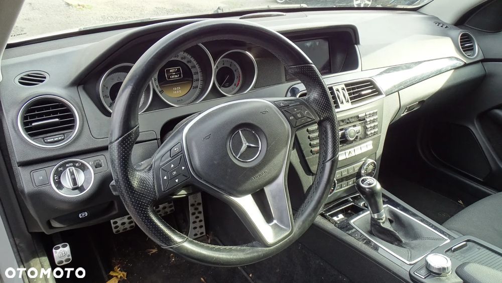 Mercedes-Benz Klasa C 180 CGI BlueEff - 6