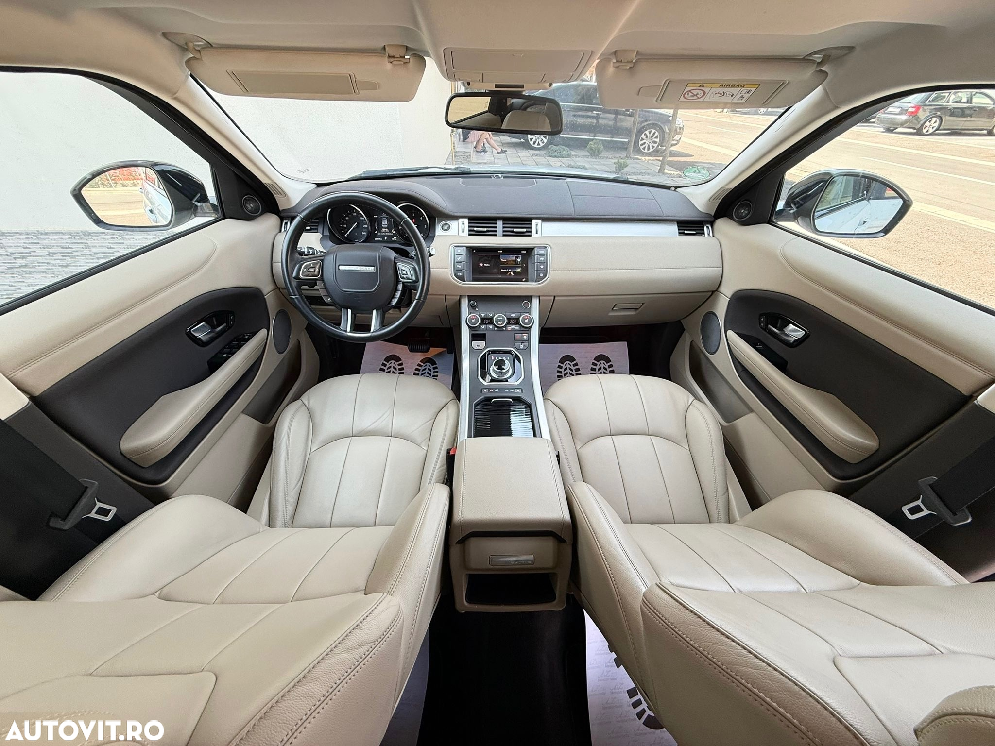 Land Rover Range Rover Evoque - 10