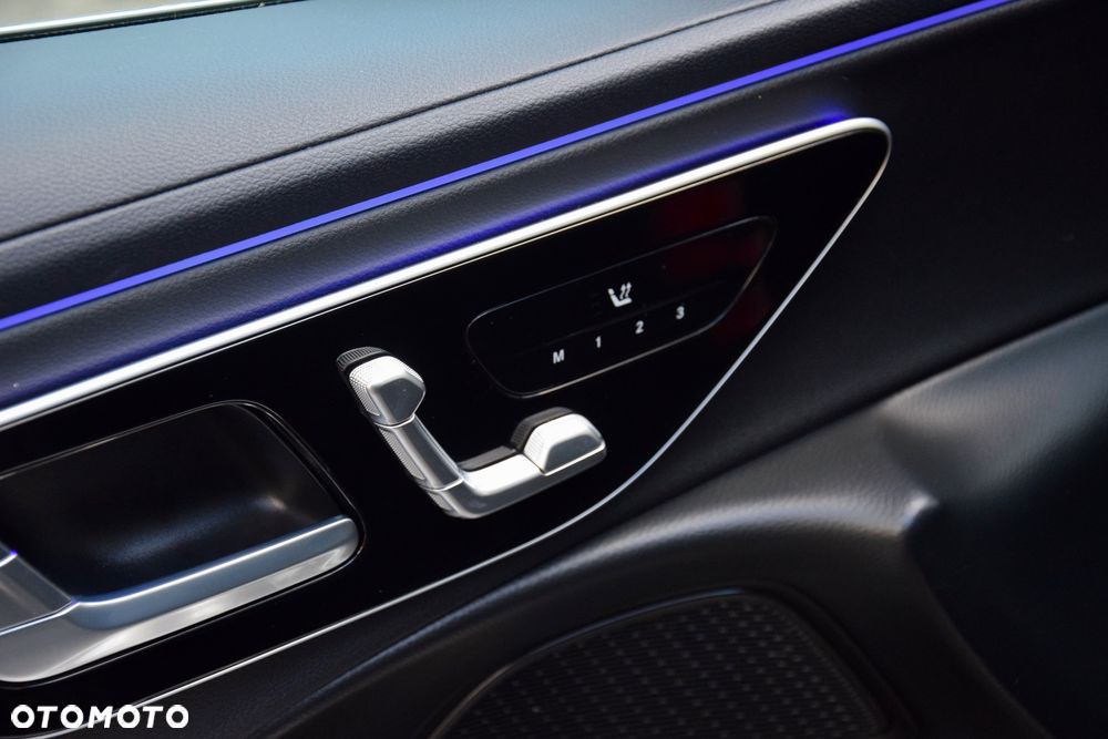 Mercedes-Benz Klasa E 200 mHEV 4-Matic Avantgarde 9G-Tronic - 16