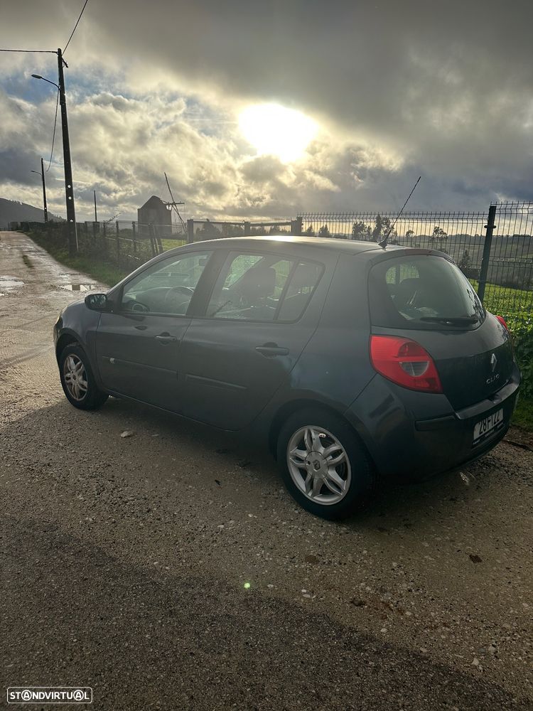 Renault Clio 1.2 16V Dynamique - 2