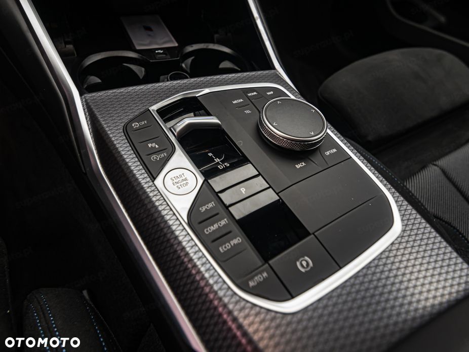 BMW Seria 3 330i xDrive M Sport - 14