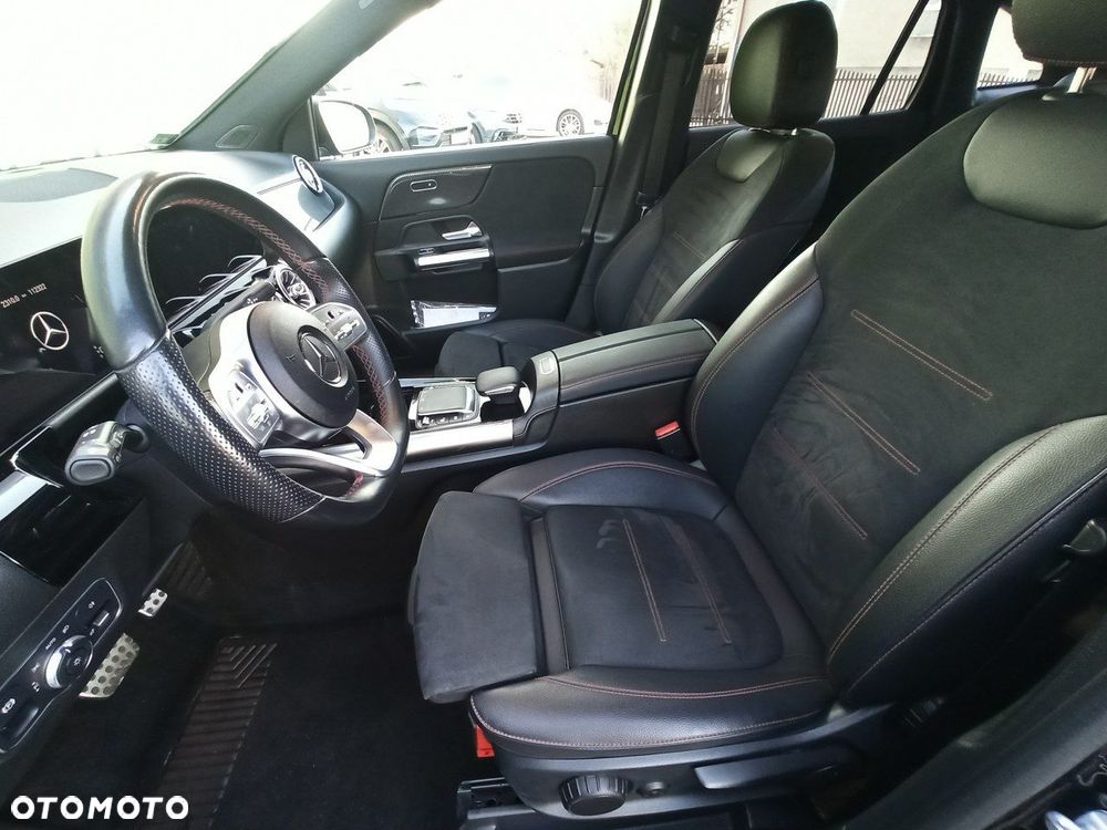 Mercedes-Benz GLA - 10