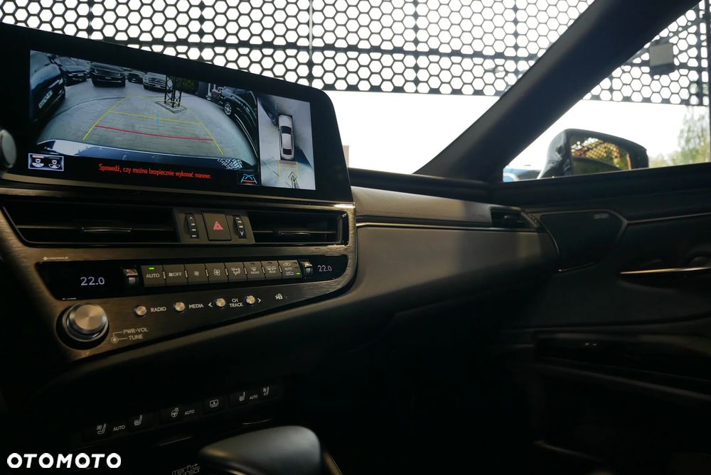 Lexus ES 300h Prestige - 24