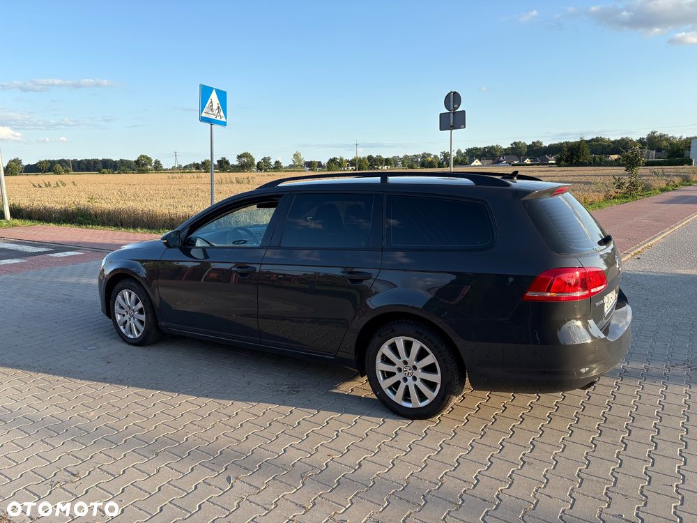 Volkswagen Passat 1.6 TDI DPF BlueMot Comfortline - 4