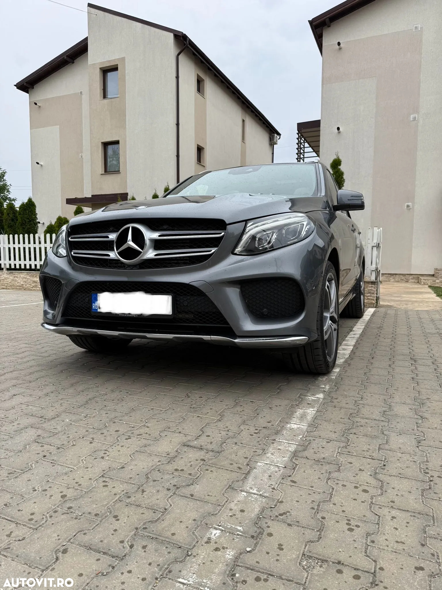 Mercedes-Benz GLE 350 d 4Matic 9G-TRONIC AMG Line - 8