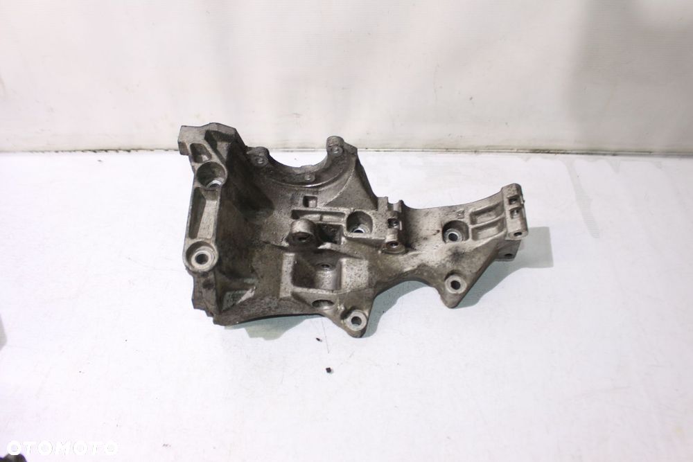ŁAPA ALTERNATORA AUDI A4 B7  038903143D - 4
