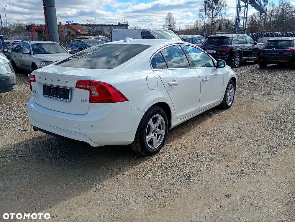 Volvo S60 D3 Geartronic Momentum - 6