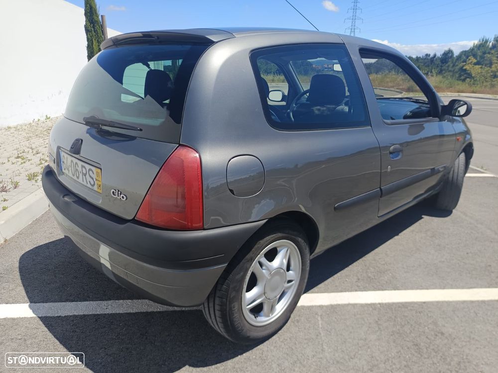 Renault Clio 1.4 16V Si - 6