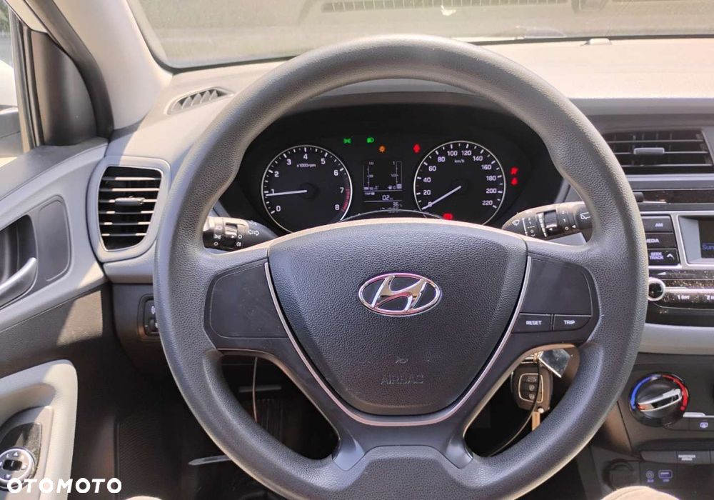 Hyundai i20 - 12