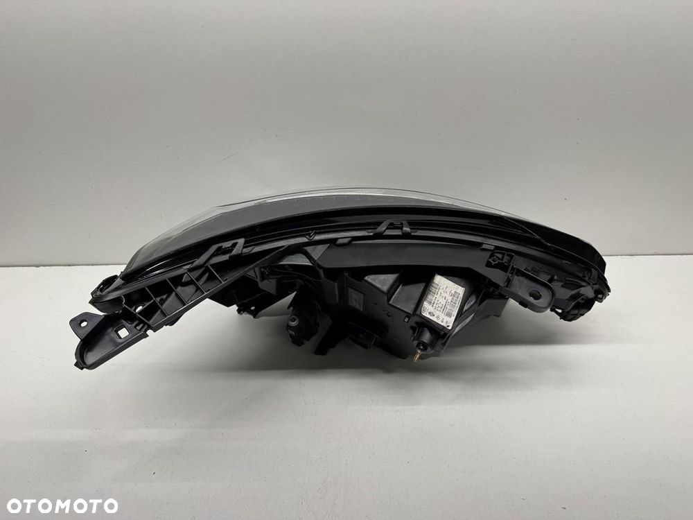 Przednia Lewa Lampa  Renault Clio 5 v  260604183R - 2