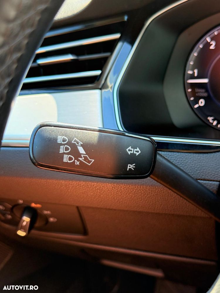 Volkswagen Passat 2.0 TDI DSG Highline - 33