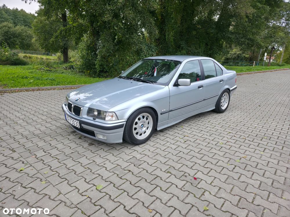 BMW Seria 3 320i - 1